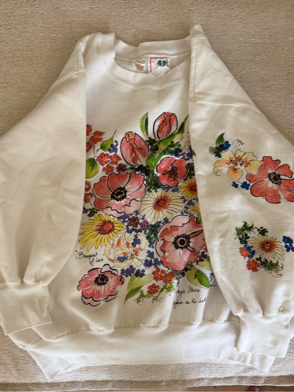 White Floral “Bouquet of Love” Print Sweatshirt & Jogger Set - Size M